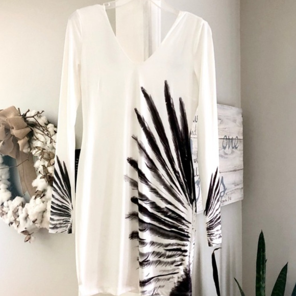 💋 BEBE  Fallen Angel long sleeve Deep V dress L new RARE 💋 - Picture 1 of 8